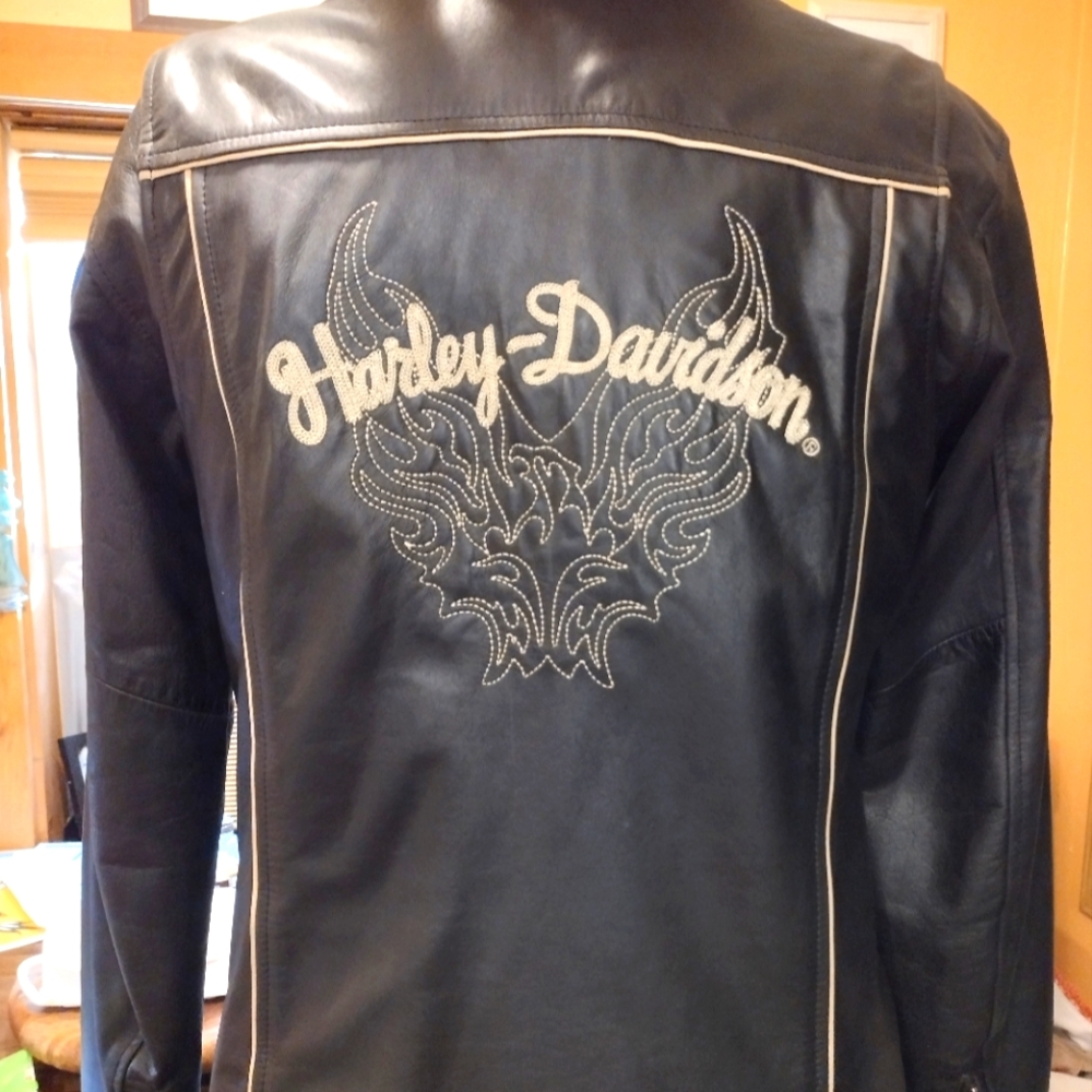 H-D Women's Medium soft insulated leather fitted jacket